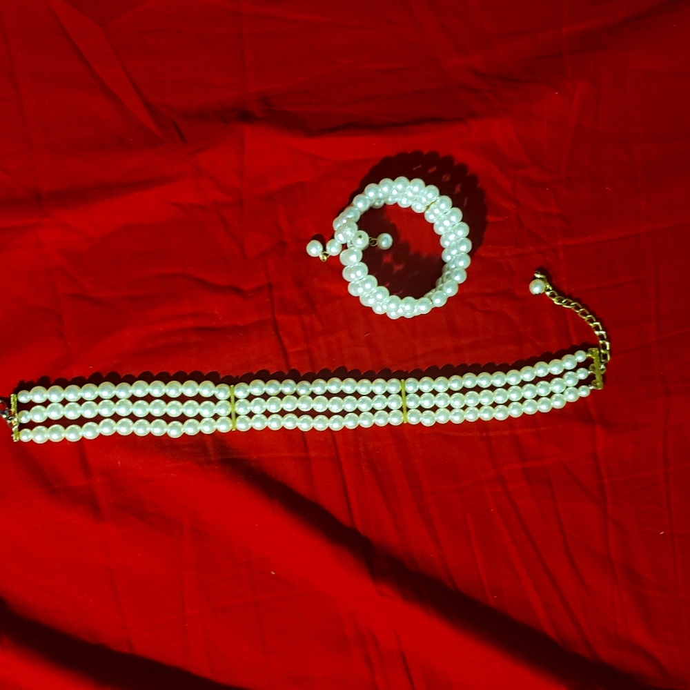 Jewelry choker & bracelet